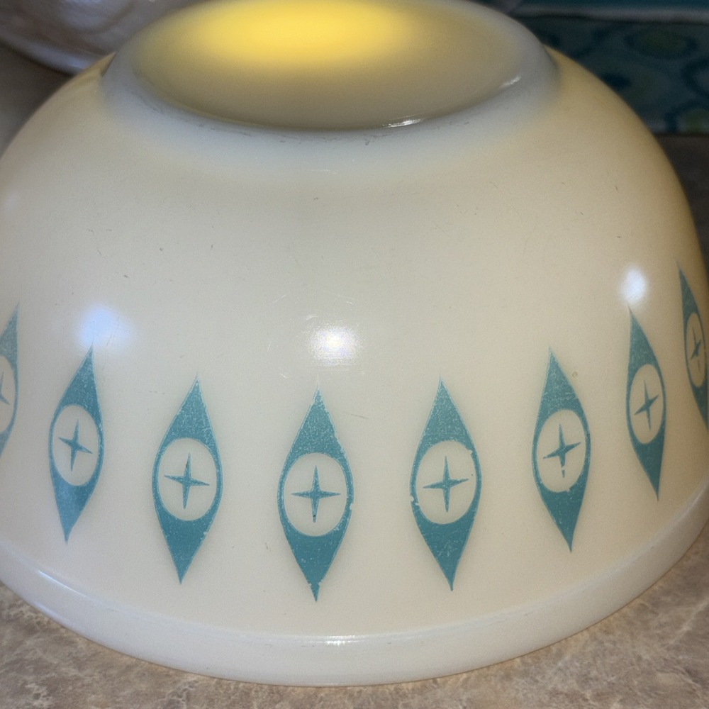 Vtg Atomic Eyes Pyrex Mixing Bowl MCM 1950s Unmarked White & Turquoise 403 - Picture 11 of 13
